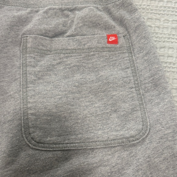 Nike Men's Athletic Gray Shorts - Picture 4 of 5